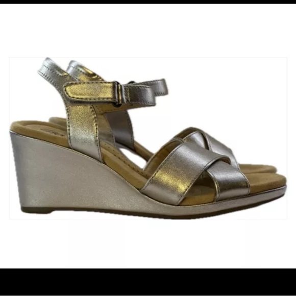 Clarks Tulip Gem Womens Wedge Heel Sandal Metallic Strappy Platform Prom Sz 9 M - Picture 1 of 10